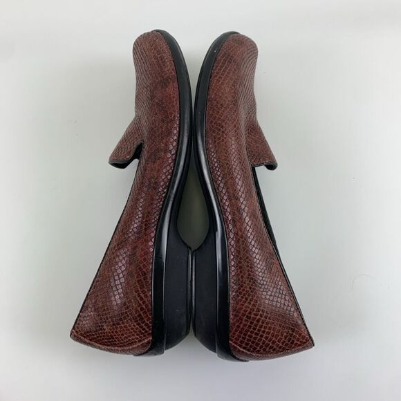 Dansko Olivia Loafer Slip On Wine Purple Leather Snakeskin Comfort Women 40 9.5 - Picture 11 of 14